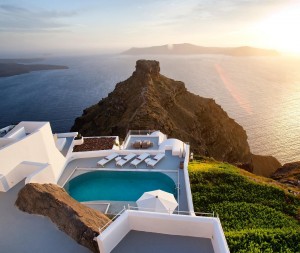 A sharply designed villa in an idyllic setting of Santorini