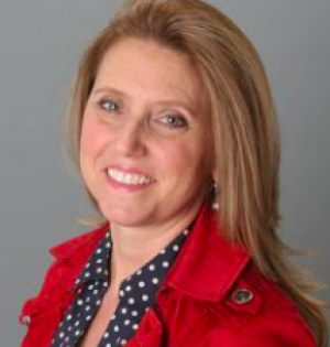 Meg Czapiewski, Recognized by BestAgents.us as a 2025 Top Agent 