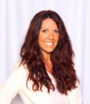 Alexandria Danilovitch, Recognized by BestAgents.us as a 2025 Top Agent 