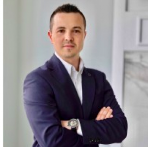 Slava Daskalyuk, Recognized by BestAgents.us as a 2025 Top Agent