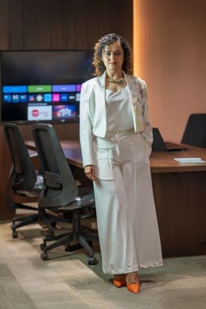 Luxeraa Redefines Luxury Fashion with Timeless, Versatile Designs for Modern Women