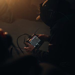 Behind the scenes: Ferdi Fischer operating WarpCam® in action. #WarpCam #TacticalCinematics