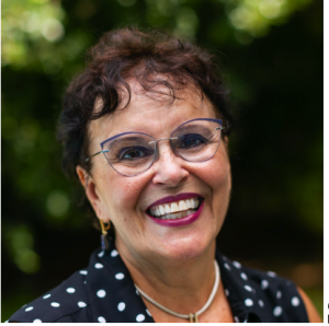 Suzanne Dana, Recognized by BestAgents.us as a 2025 Top Agent 