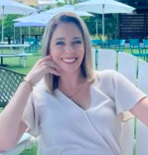 Cristina Arcusa, Recognized by BestAgents.us as a 2025 Top Agent 