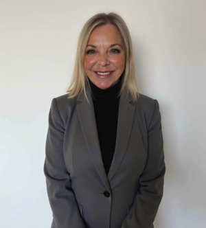 Jan Mackenzie, Recognized by BestAgents.us as a 2025 Top Agent 