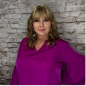 Mindy Winslow, Recognized by BestAgents.us as a 2025 Top Agent 