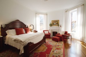 Louisville Bourbon Inn Grand Derby Suite