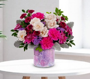 Elegant pink and white roses for Mother’s Day USA