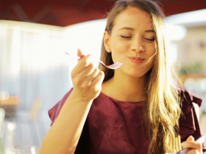 Eatiful Study Finds Slow Eating Helps You Enjoy Food More