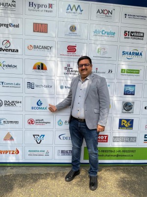 Mohan Chavan with the award