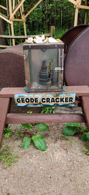 The geode cracker