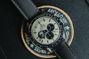 OMEGA Speedmaster Silver Snoopy Award 50th Anniversary Watch 310.32.42.50.02.001