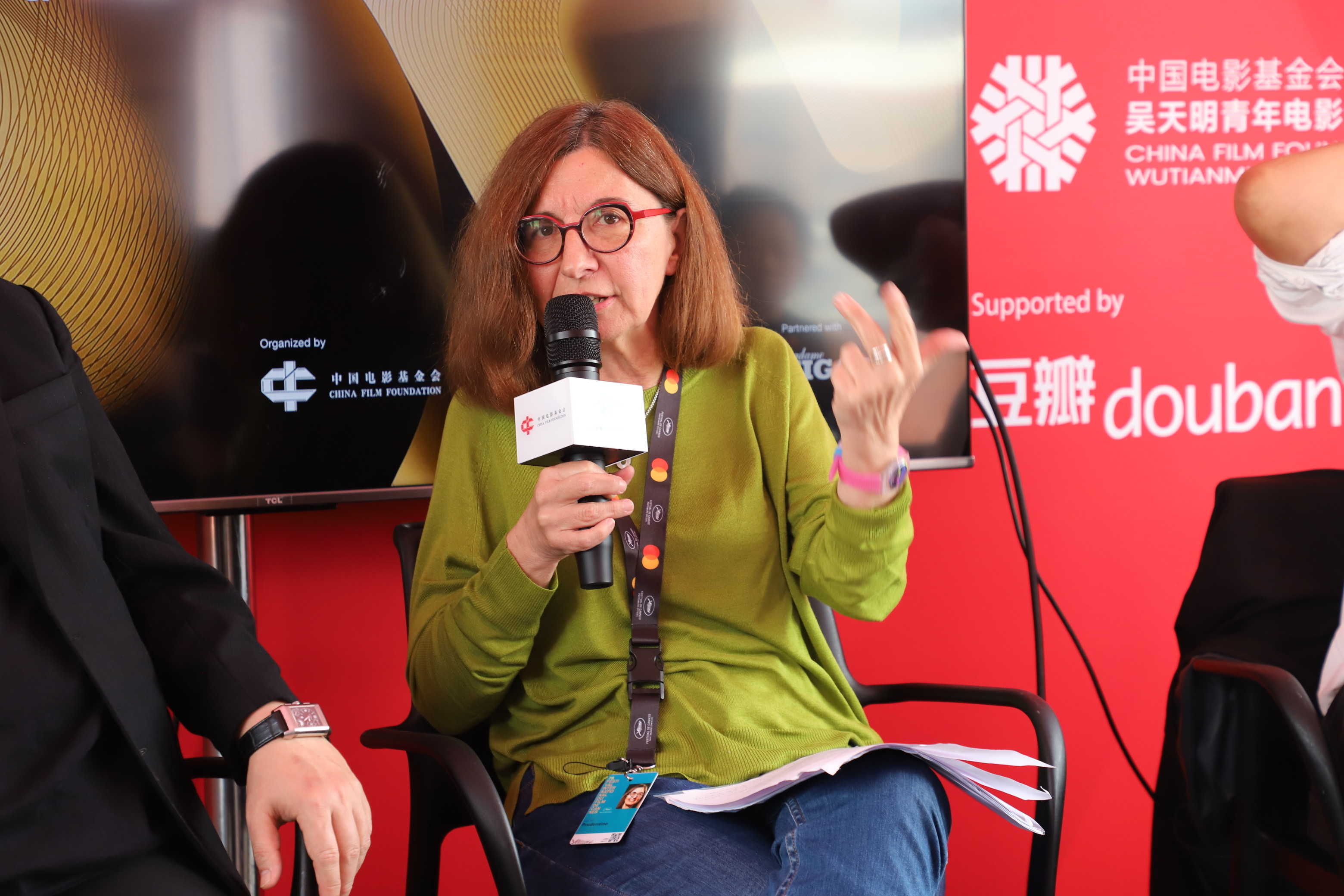 Exploring the Internationalization of Chinese Cinema: Opportunities and Challenges
