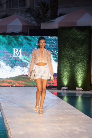 RENEMEJIA LOOK10 press