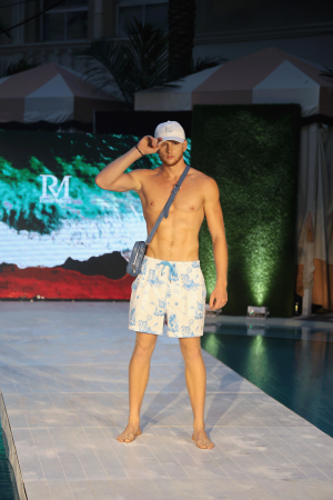 RENEMEJIA LOOK4 press