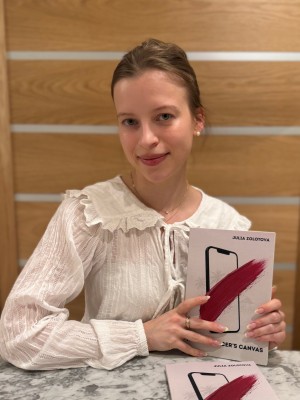 Julia Zolotova writer