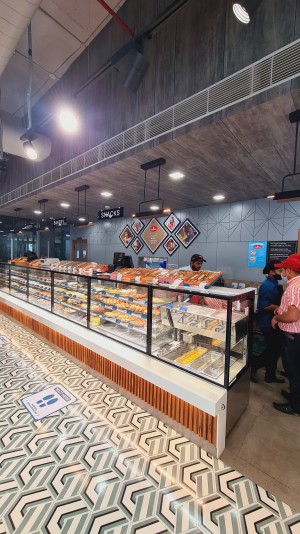 Glass display counter