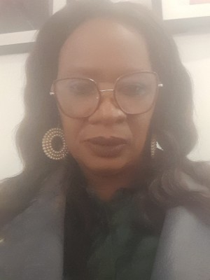 The Author Elizabeth Samuh