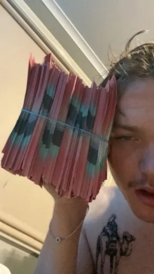 63A614A4 3961 4934 8E28 4309B6FA36B7