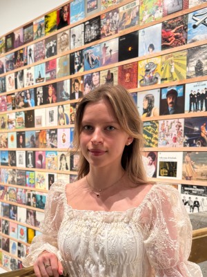 writer Julia Zolotova