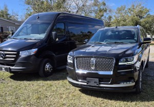 Lincoln Navigatore and luxury sprinter van rental for chauffeured car servcie