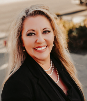 Dana Damian, Recognized by BestAgents.us as a 2025 Top Agent 