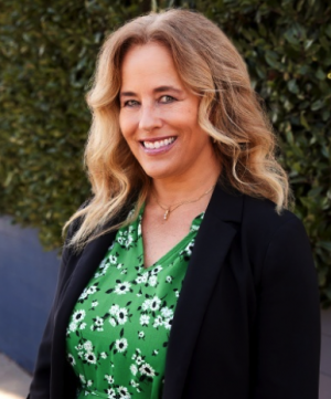 Heidi Ludwig, Recognized by BestAgents.us as a 2025 Top Agent 