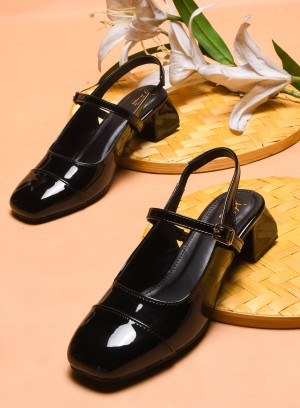 JM Looks Introduces Affordable Ethnic Footwear for Women Combining Comfort with Indian Elegance