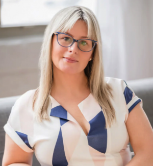 Brielle Browne, Recognized by BestAgents.us as a 2025 Top Agent