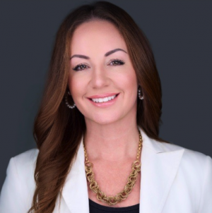 Jennifer Dennis, Recognized by BestAgents.us as a 2025 Top Agent 