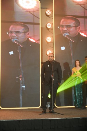 Inspiring the Industry – on Stage Sharing the Team’s Achievement