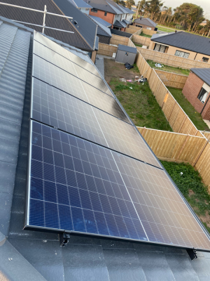 Solar panel installation in Clyde North