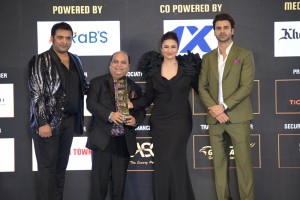 Rohit Khubchandani receiving the Travel Influencer of the Year 2025 award at IIIA Awards