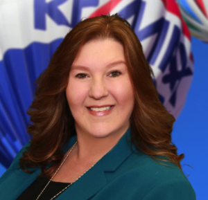 Dee Pesek, Recognized by BestAgents.us as a 2025 Top Agent 