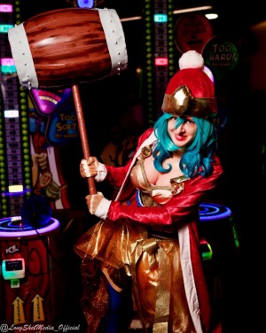 Cosplay Model Brings a Favorite Character To Life, With a Twist