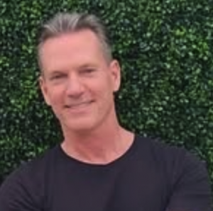 Miami Beach Optometrist Michael Siebert Brings Global Experience to Local Eye Care