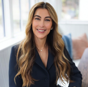 Mari Moline, Recognized by BestAgents.us as a 2025 Top Agent 