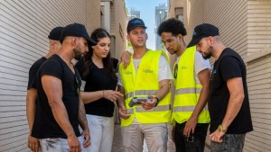 DazzDrones Pilots Service