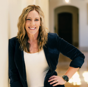 Desirée Pointer, Recognized by BestAgents.us as a 2025 Top Agent 