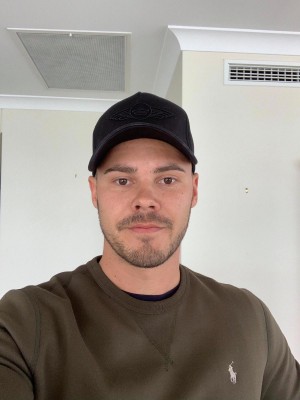 From Accounts to Applause: Ross Pomerantz (CorporateBro)