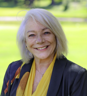 Debbie Ramos, Recognized by BestAgents.us as a 2025 Top Agent 