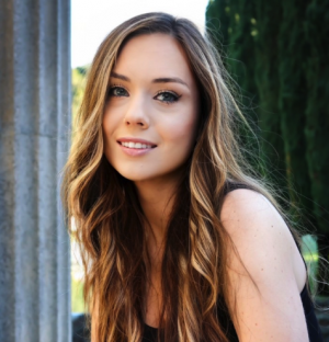 Lindsey Hrovat, Recognized by BestAgents.us as a 2025 Top Agent 