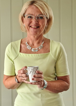 The Author Anne Jorunn Syvertsen The Author Anne Jorunn Syvertsen