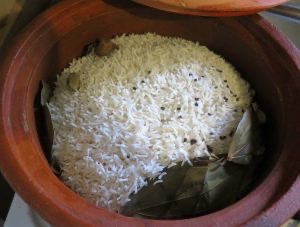 Fluffy white rice cooked in clay