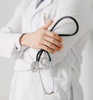 portrait friendly doctor isolated gray 962x1024