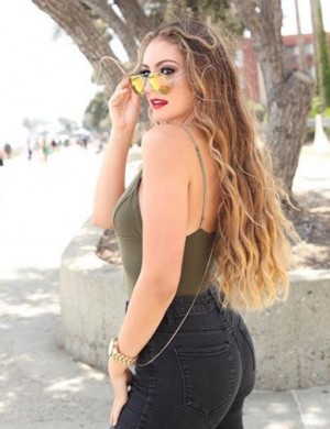 Music Artist - Mia Mormino