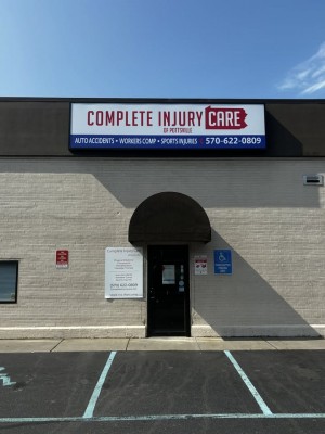 complete injury care banner