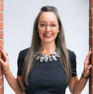 Gerilyn de Laurentys, Recognized by BestAgents.us as a 2025 Top Agent 