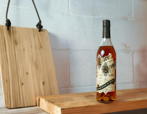 RC HurstKnoll BottleFrontIRL Expanded