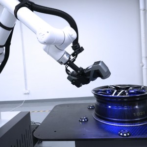 dynamic tracking 3D scanner for moving objects